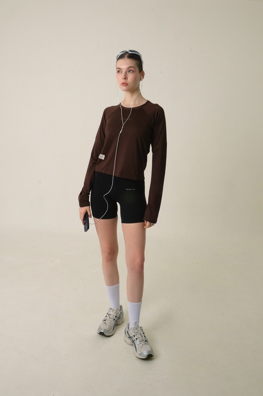 Women's Quick Dry Longsleeve in Chocolate